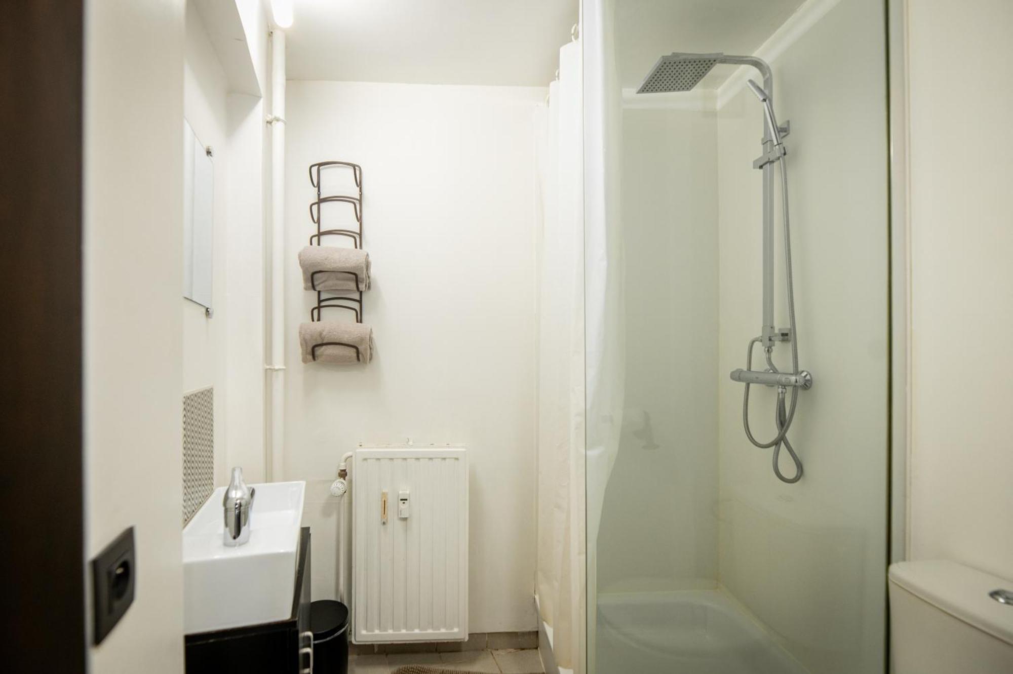 L'Endroit By La Reine City Center Spa Exterior photo
